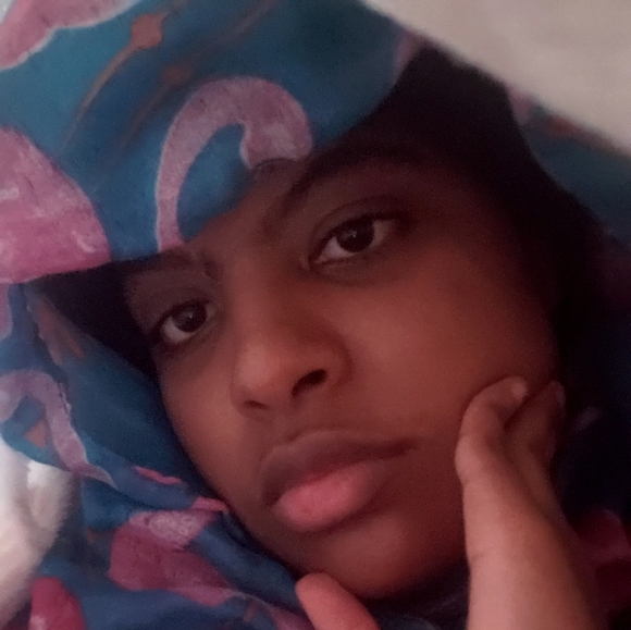 Meet your Posher, Rosa - Picture 2 of 2